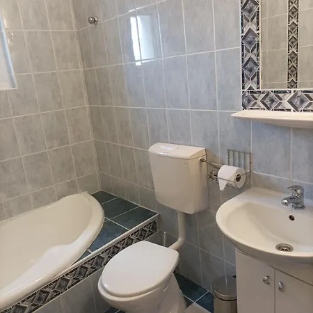 Apartment Krisztinusz Vendeghaz *