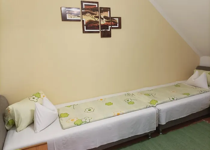 Krisztinusz Vendeghaz * Fonyód