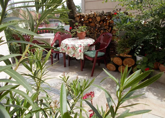 Krisztinusz Vendeghaz *